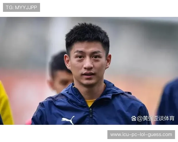 足球退役后首位成就传奇的球星是谁 揭示退役后的新人生轨迹